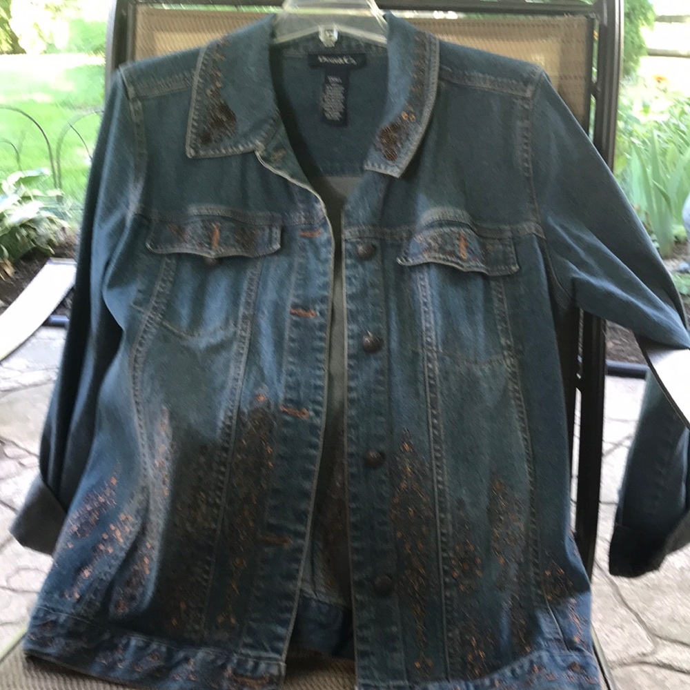 Embellished denim jacket sz small. PERFECT!!